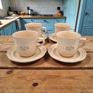 Pfaltzgraff Remembrance Stoneware Set of 4 Cups & Saucers USA Floral Beige